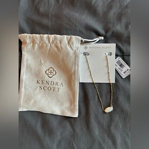 Kendra Scott necklace